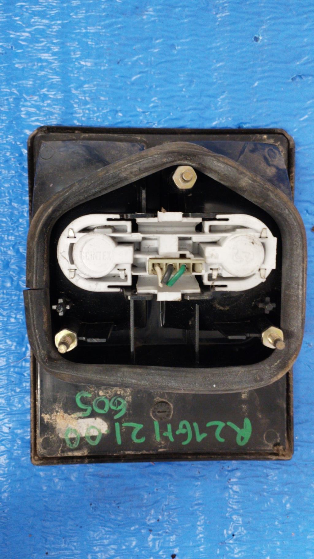 Feu arriere secondaire gauche (feux) RENAULT R21 Diesel - 1