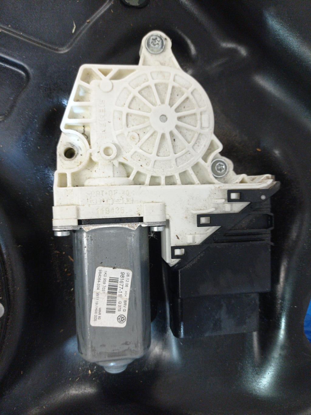 Alzacristalli elettrico posteriore sinistro VOLKSWAGEN PASSAT 5 BREAK Diésel - 1