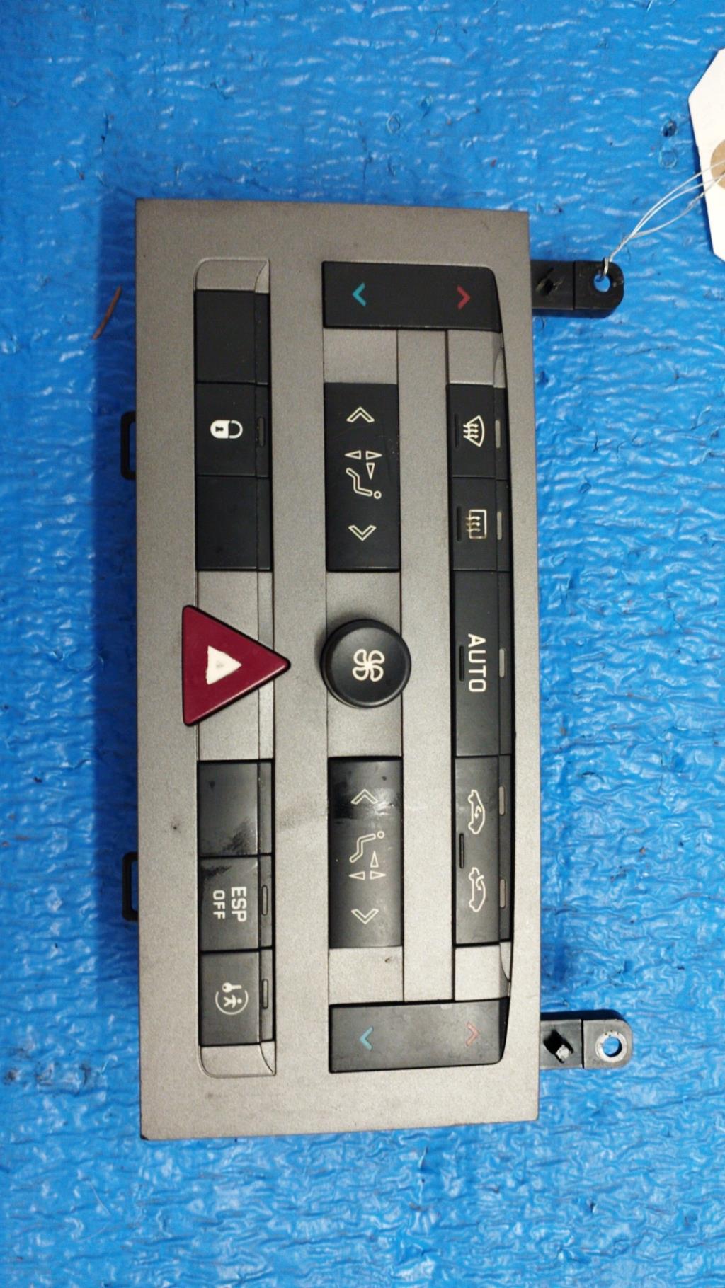 Commande chauffage PEUGEOT 407 PHASE 1 Diesel - 1