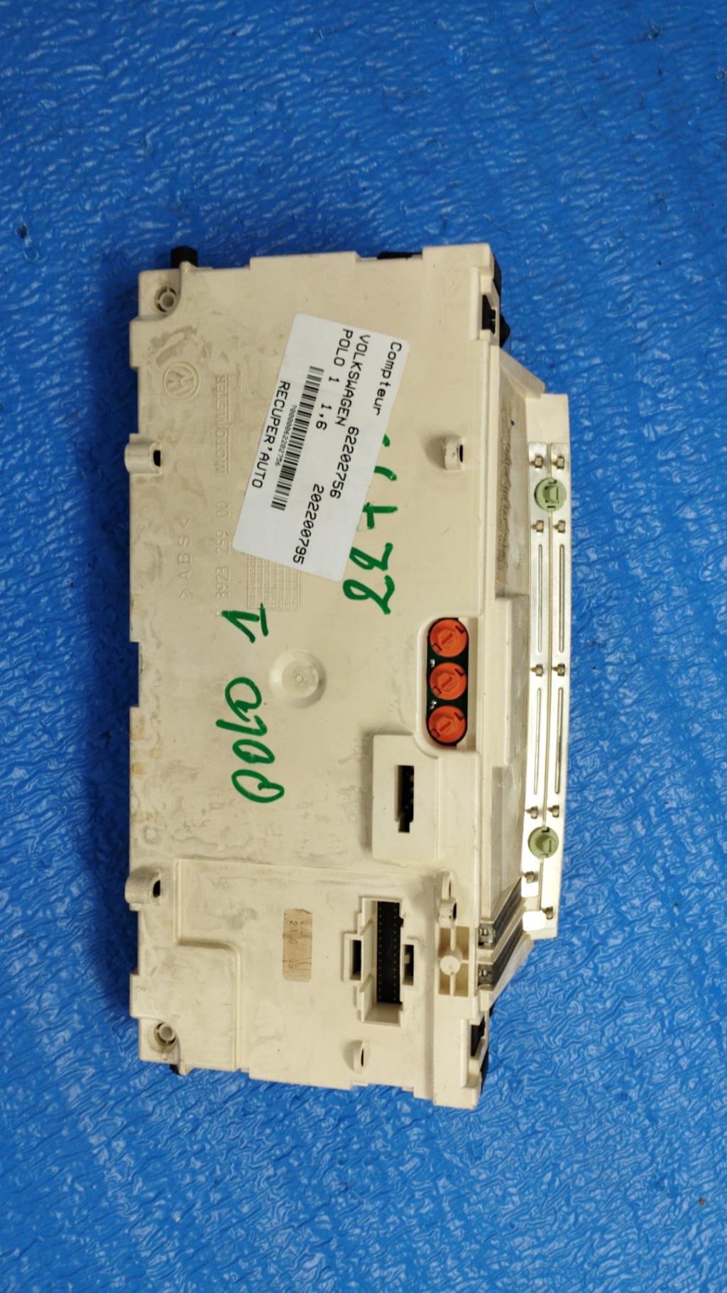 Compteur VOLKSWAGEN POLO Essence - 1