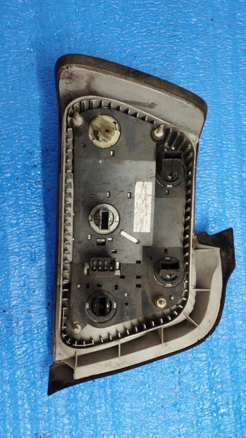 Fanale posteriore principale destro (luci) BMW SERIE 3 E36 Diésel - 1