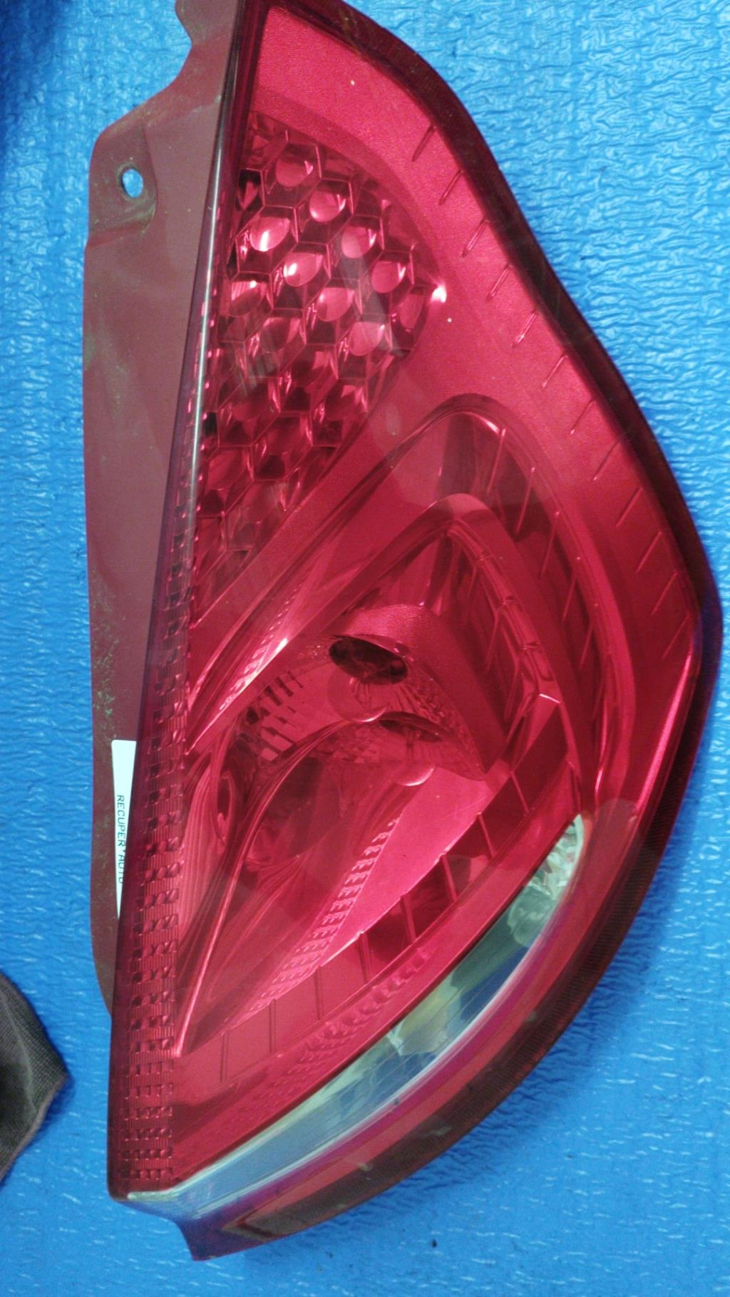 Fanale posteriore principale destro (luci) FORD FIESTA 6 PHASE 1 Gasolina - 1