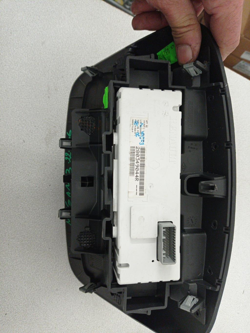 Monitor display RENAULT MEGANE 3 PHASE 1 COUPE Diésel - 1