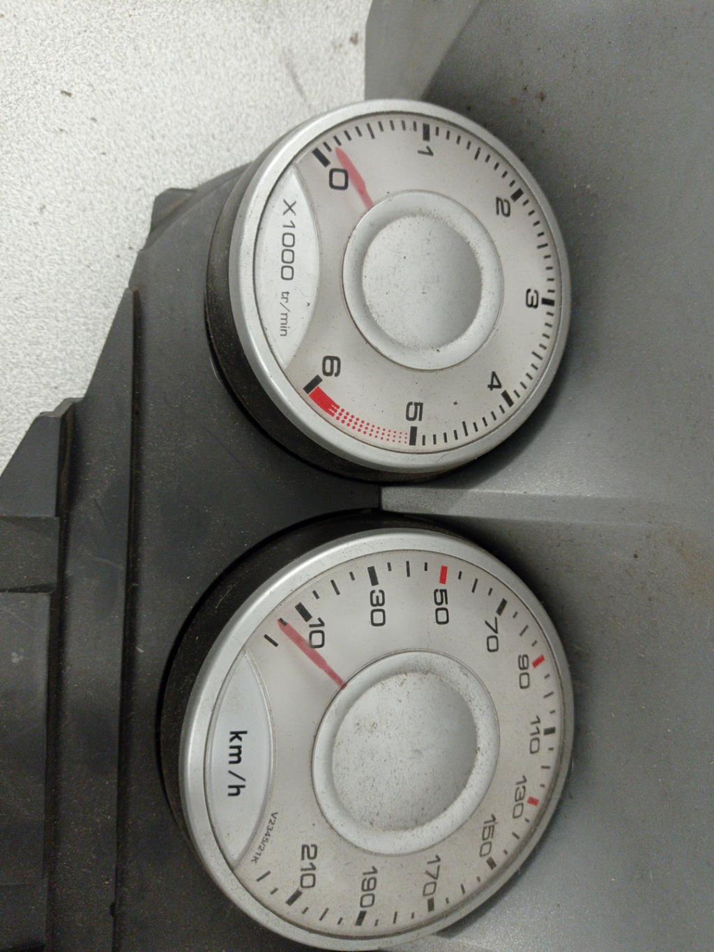 Compteur CITROEN C8 Diesel - 1