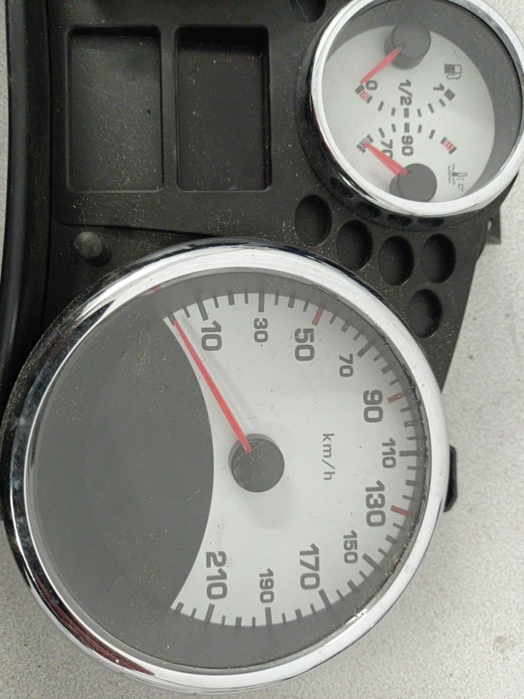 Compteur PEUGEOT 207 PHASE 1 BREAK Diesel - 1