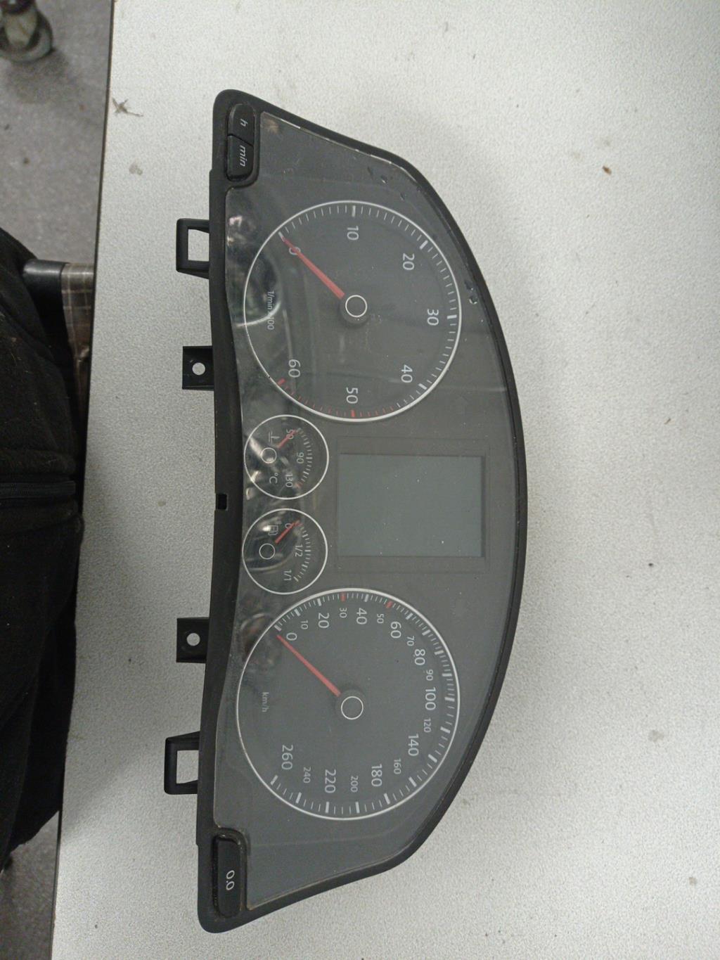 Compteur VOLKSWAGEN GOLF 5 Diesel - 1