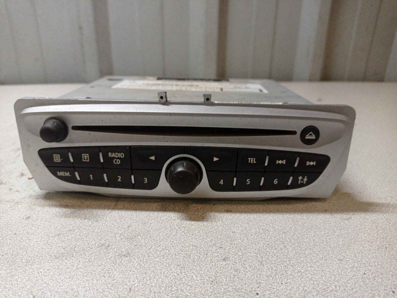 Autoradio originale RENAULT MEGANE 3 PHASE 1 BREAK Diésel - 1