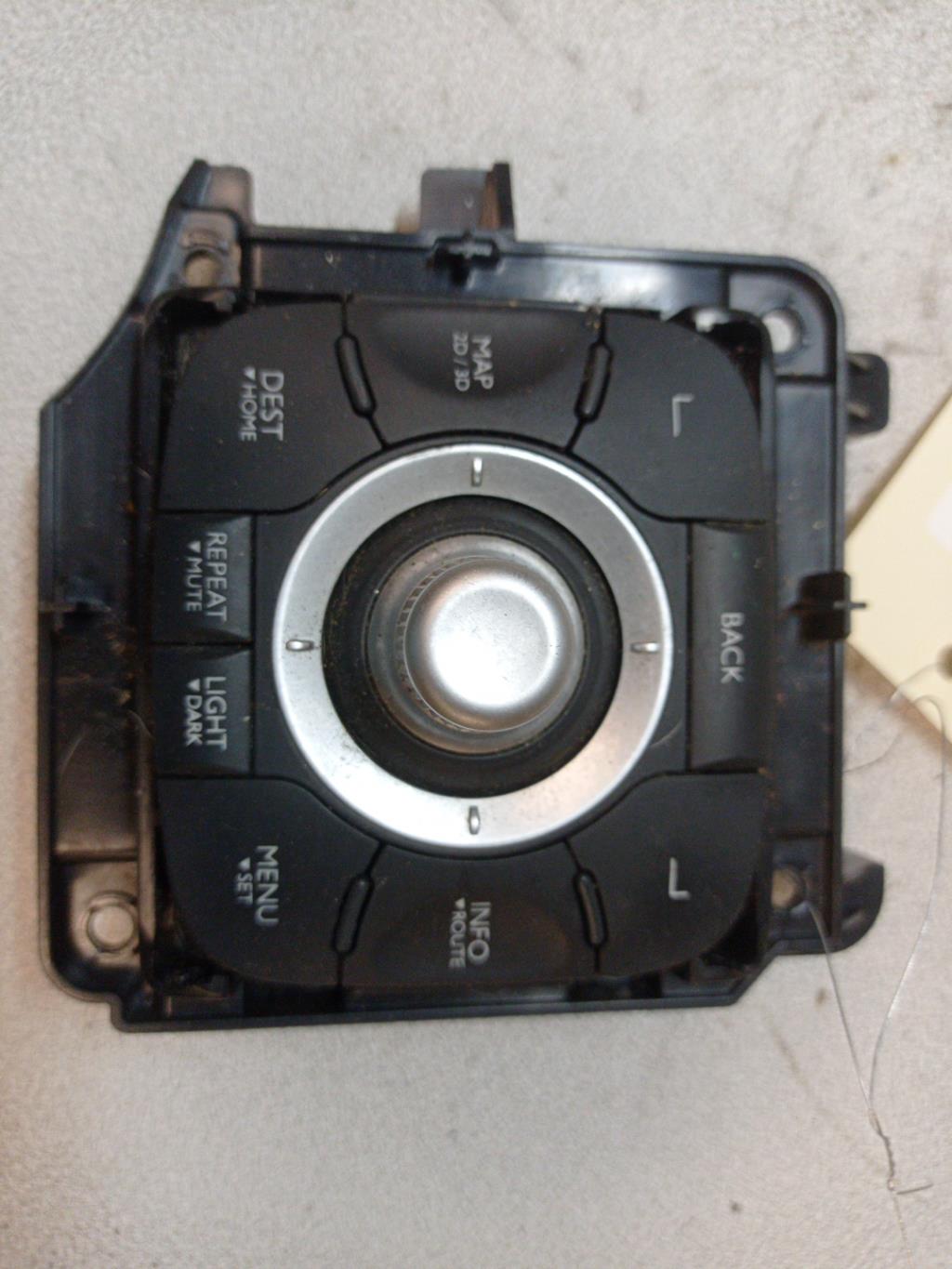Commande autoradio RENAULT MEGANE 3 PHASE 1 BREAK Diesel - 1