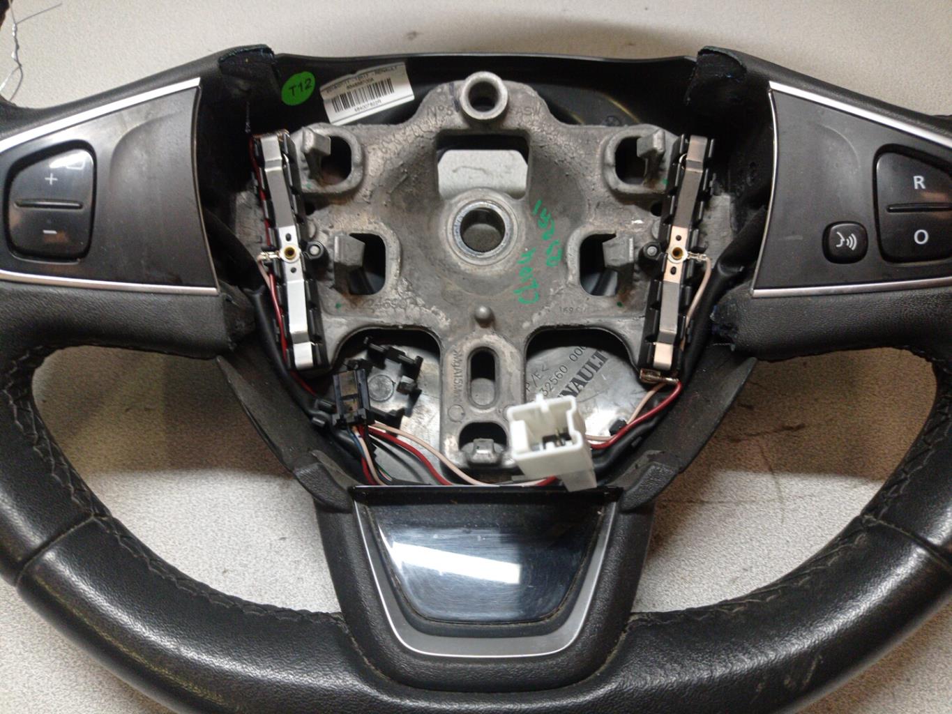 Volant RENAULT CLIO 4 PHASE 1 BREAK Diesel - 1