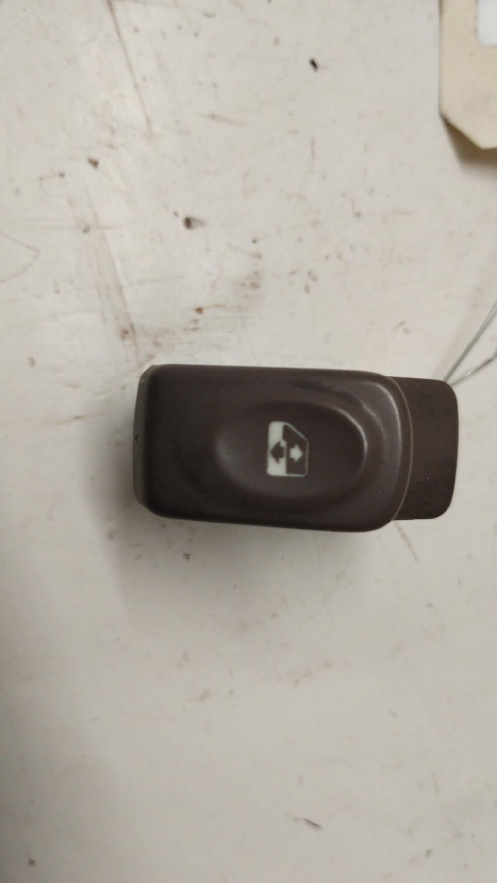 Interruttore lavacristalli anteriore destro RENAULT TWINGO 1 PHASE 1 Gasolina - 1