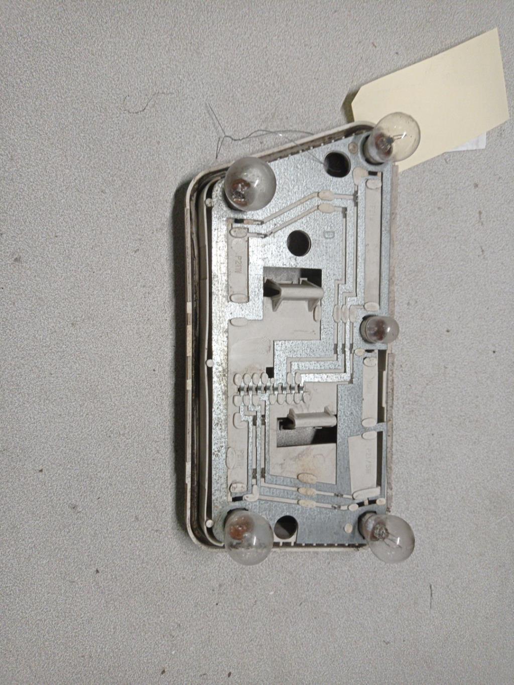 Base portalampade fanale posteriore destro RENAULT R25 PHASE 2 Diésel - 1