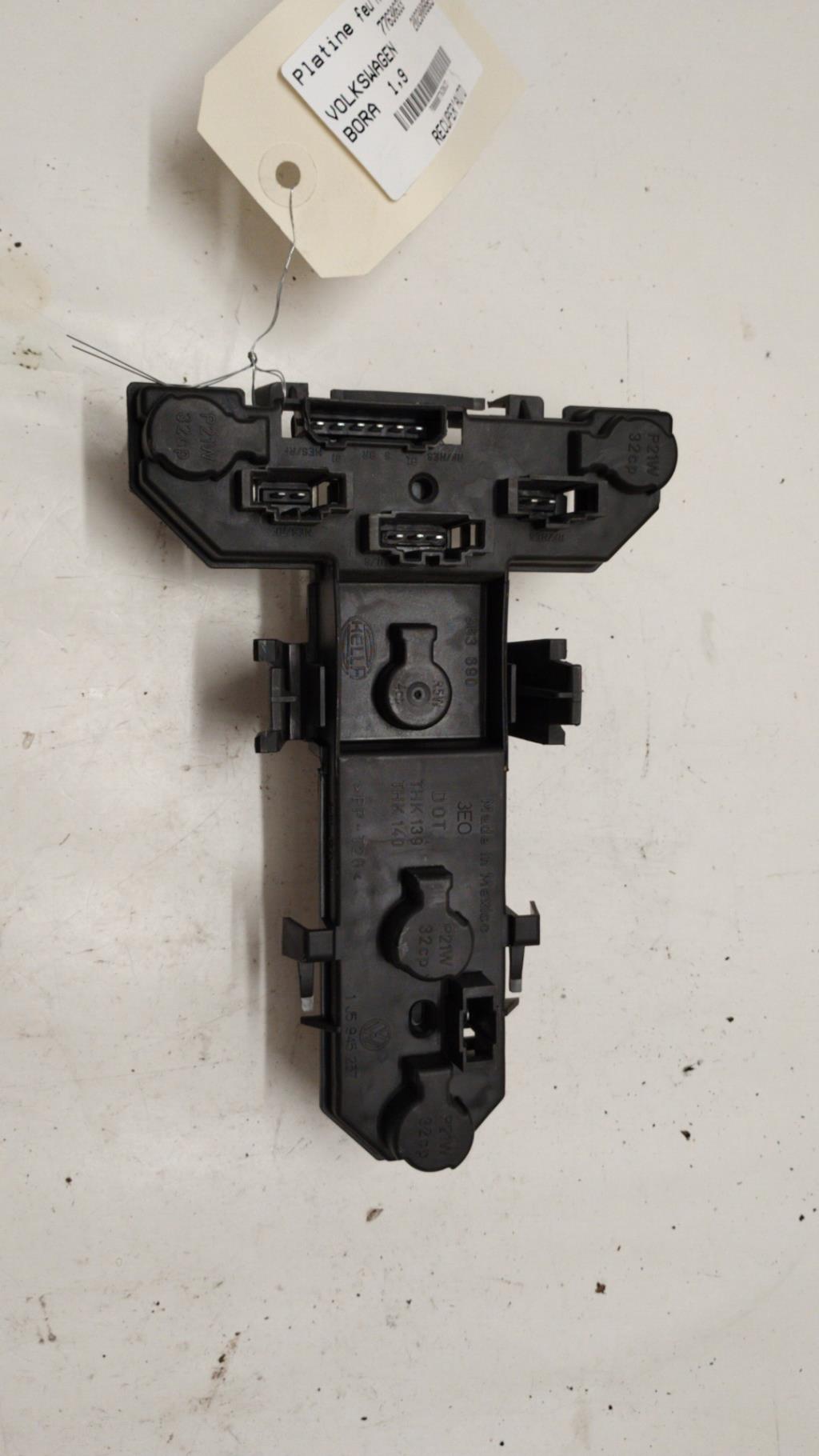 Base portalampade fanale posteriore destro VOLKSWAGEN BORA Diésel - 1