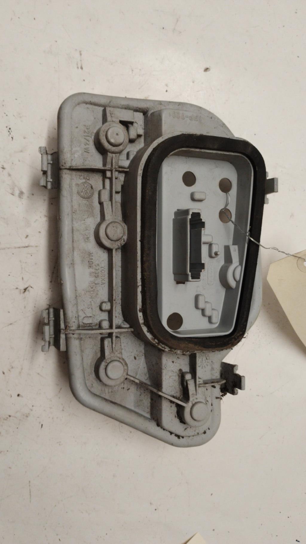 Base portalampade fanale posteriore destro VOLKSWAGEN POLO 4 PHASE 1 Gasolina - 1