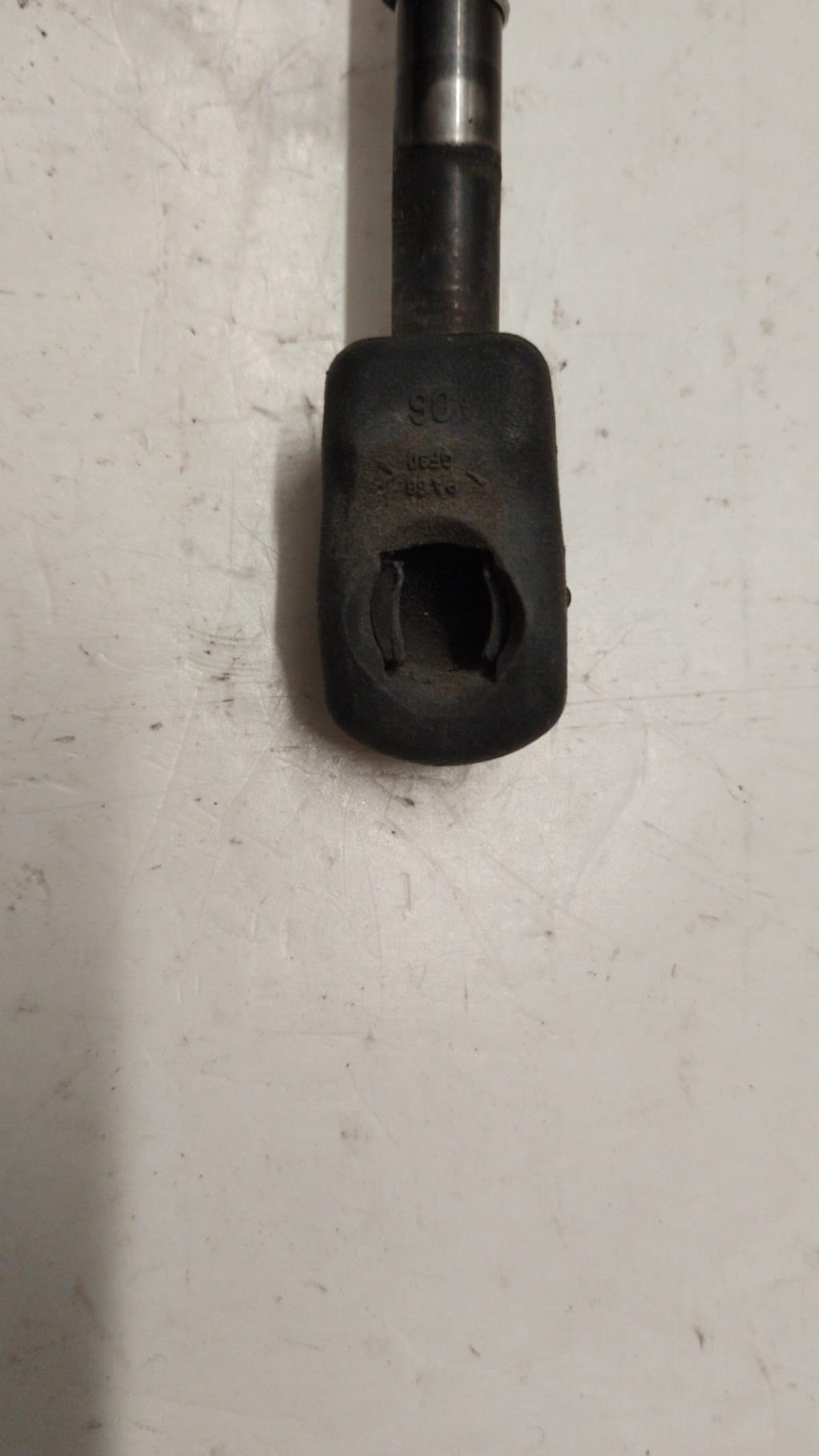Verin de capot VOLVO V 50 PHASE 1 BREAK Essence - 1