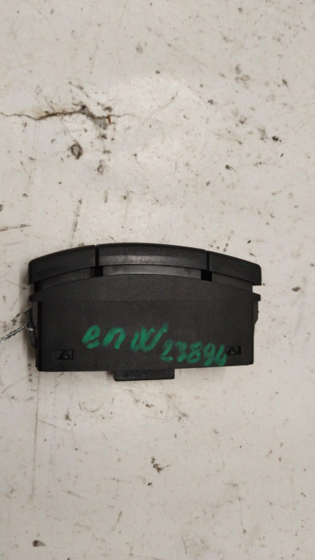 Bouton de warning BMW SERIE 1 E87 PHASE 1 Diesel - 1