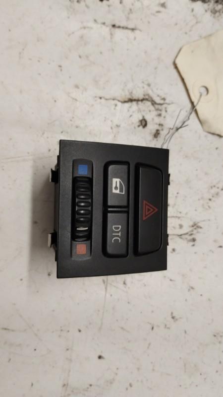 Bouton de warning BMW SERIE 3 E90 PHASE 1 Diesel - 1