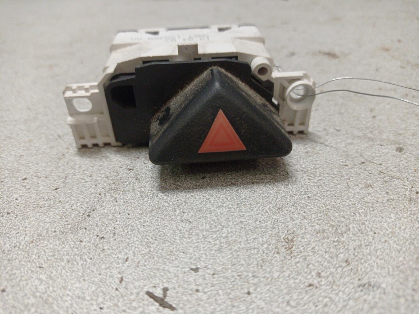 Bouton de warning FORD FOCUS 1 Essence - 1