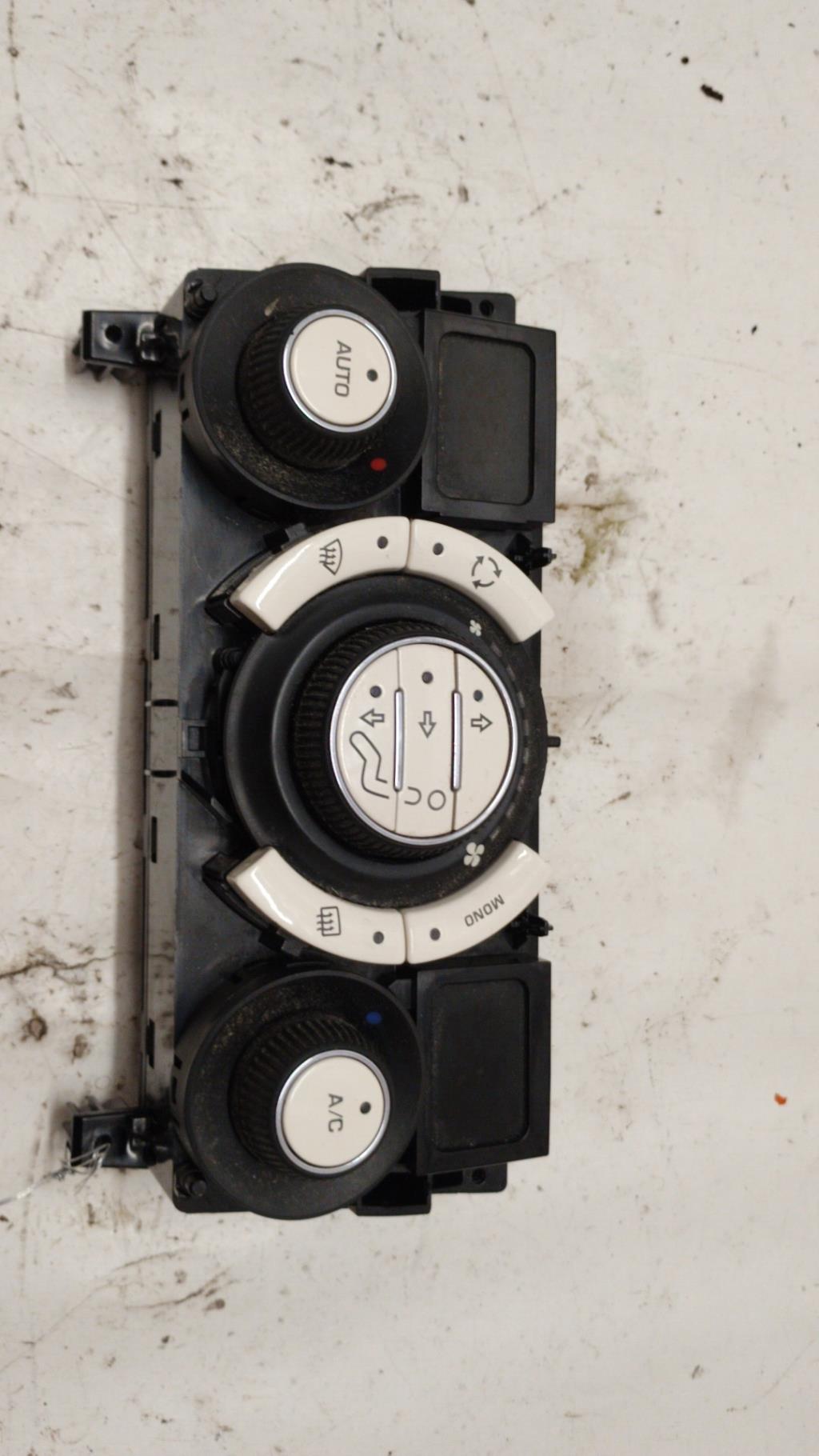 Commande chauffage CITROEN C3 PICASSO PHASE 1 Diesel - 1