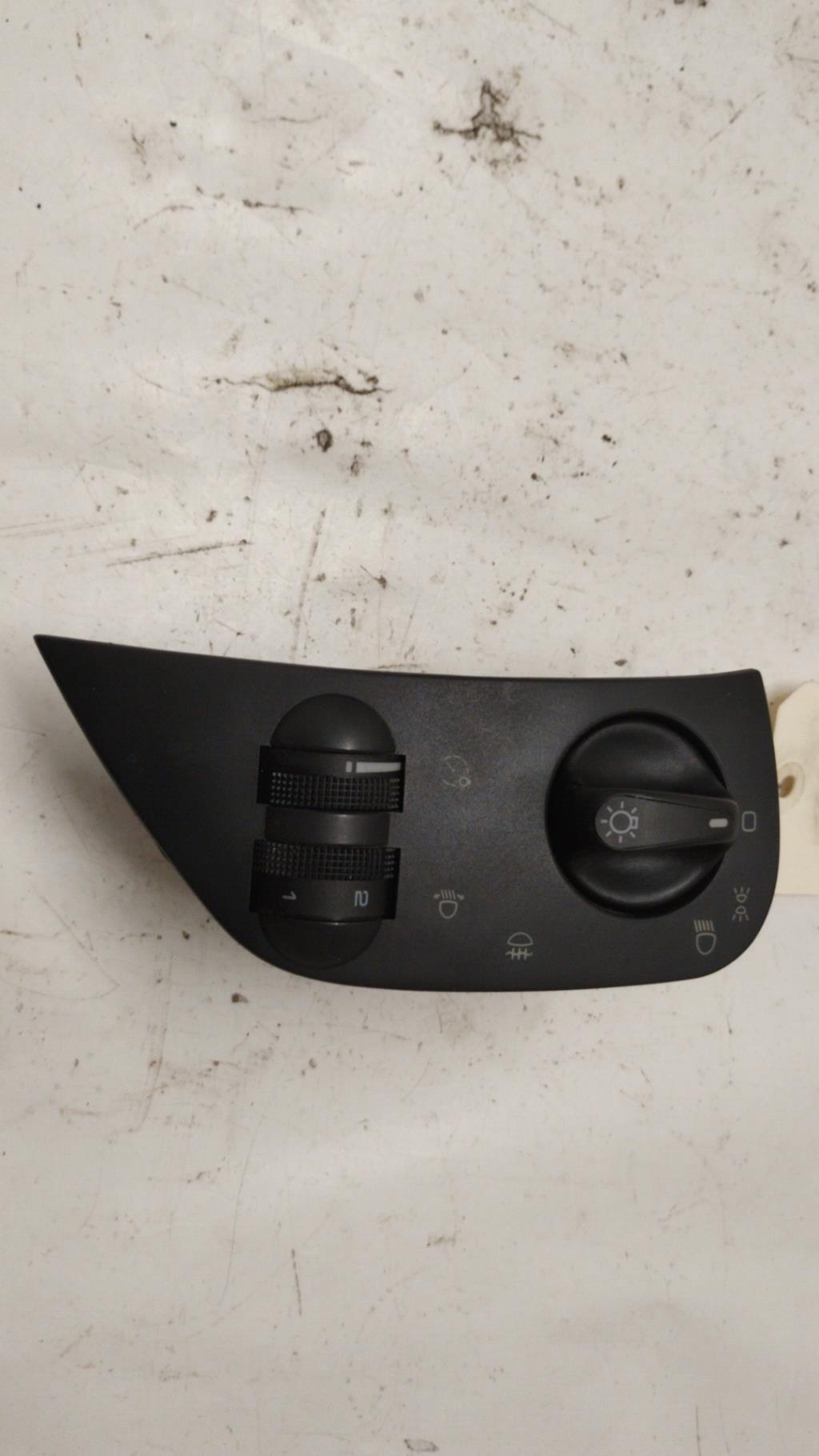 Commande de phare VOLKSWAGEN POLO 3 PHASE 1 Diesel - 1