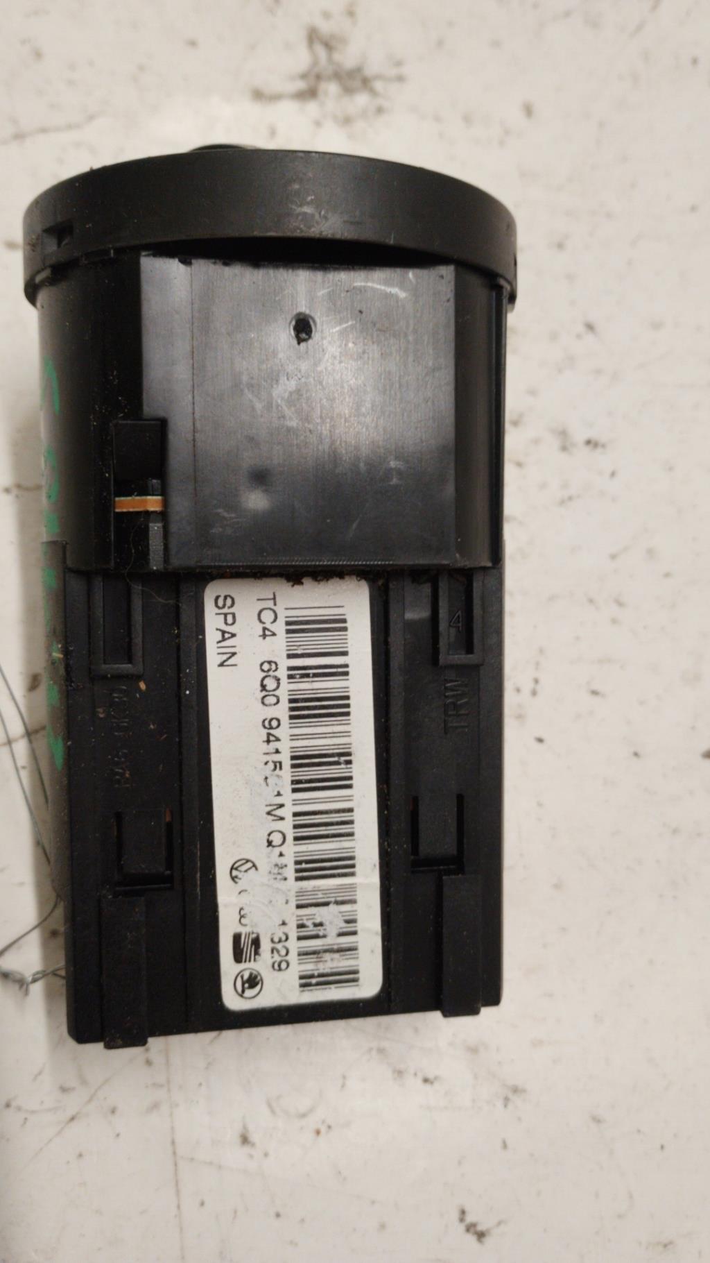Commande de phare VOLKSWAGEN POLO 4 PHASE 2 Diesel - 1