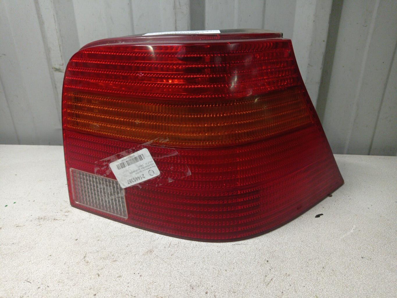 Fanale posteriore principale destro (luci) VOLKSWAGEN GOLF 4 Diésel - 1