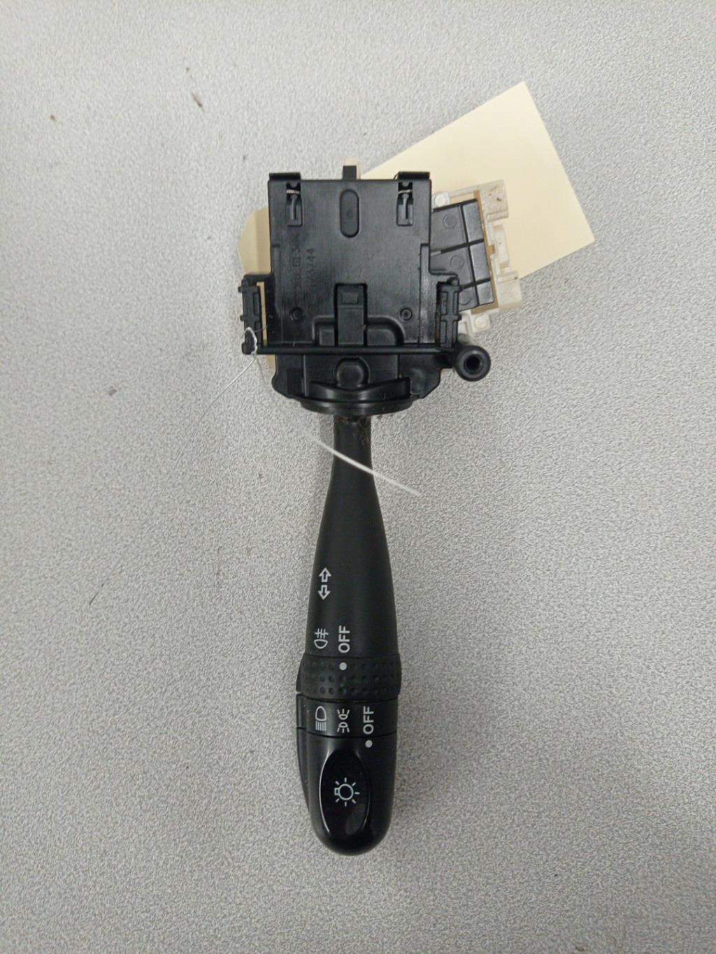 Commodo phare SUZUKI SWIFT 3 Essence - 1