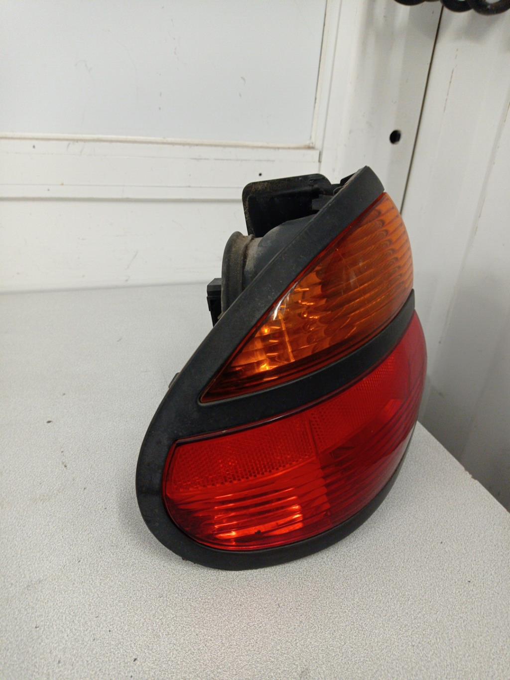 Fanale posteriore principale sinistro (luci) RENAULT LAGUNA 1 PHASE 2 Diésel - 1