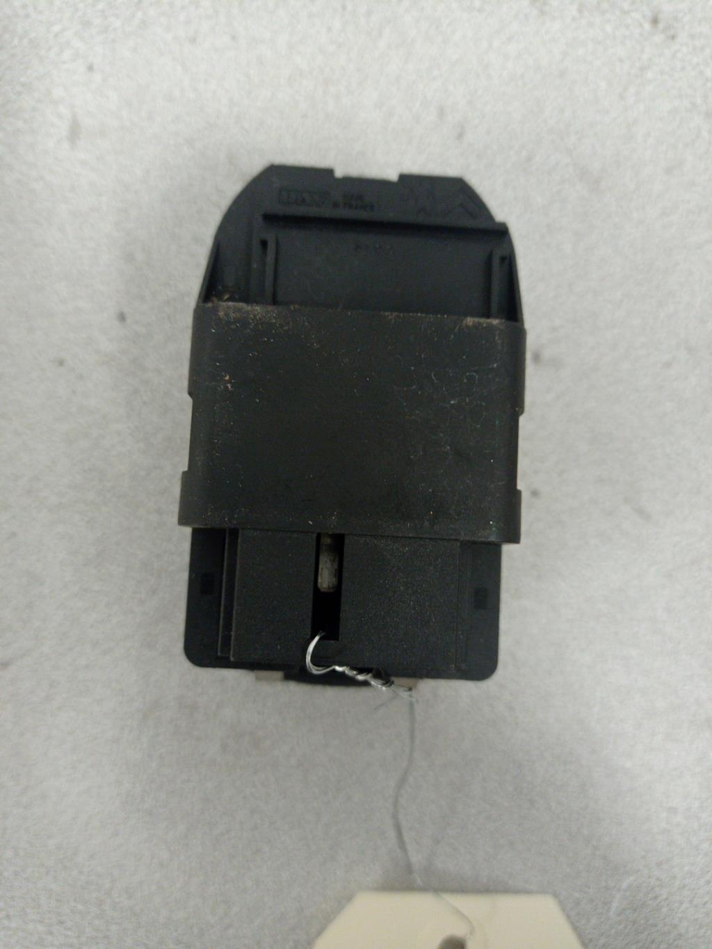 Bouton/Interrupteur PEUGEOT 206 PHASE 1 Essence - 1