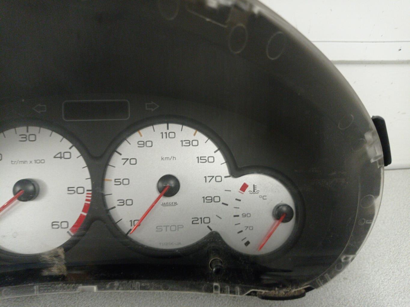 Compteur PEUGEOT 206 PHASE 1 BREAK Diesel - 1