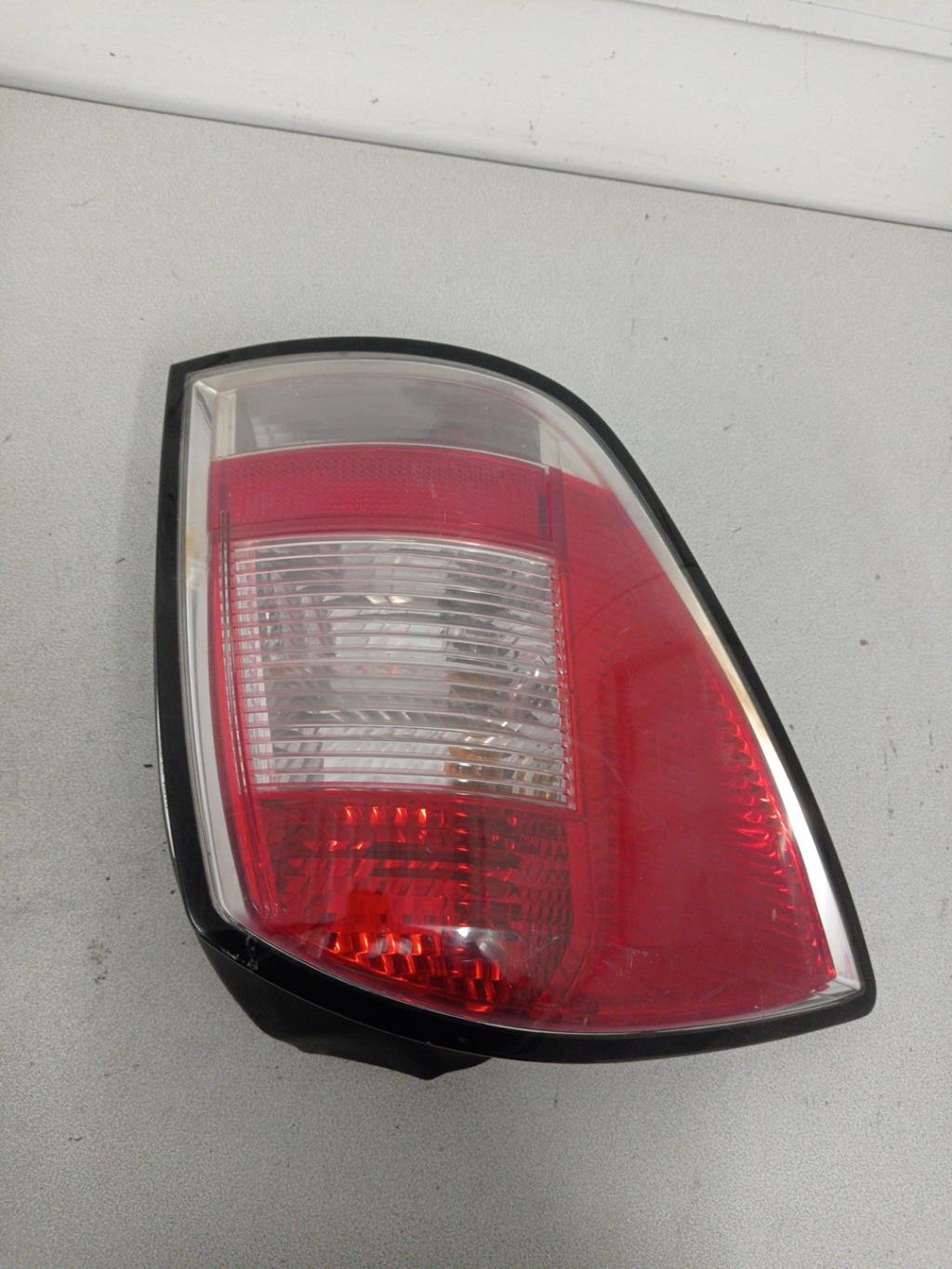 Fanale posteriore principale sinistro (luci) OPEL ASTRA H PHASE 2 BREAK Diésel - 1