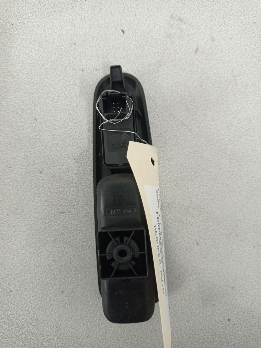 Interruttore lavacristalli posteriore sinistro PEUGEOT 3008 1 PHASE 1 Diésel - 1