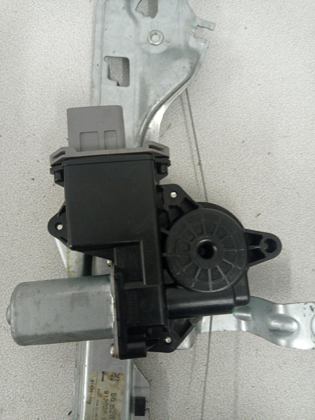 Alzacristalli elettrico posteriore destro PEUGEOT 3008 1 PHASE 1 Diésel - 1