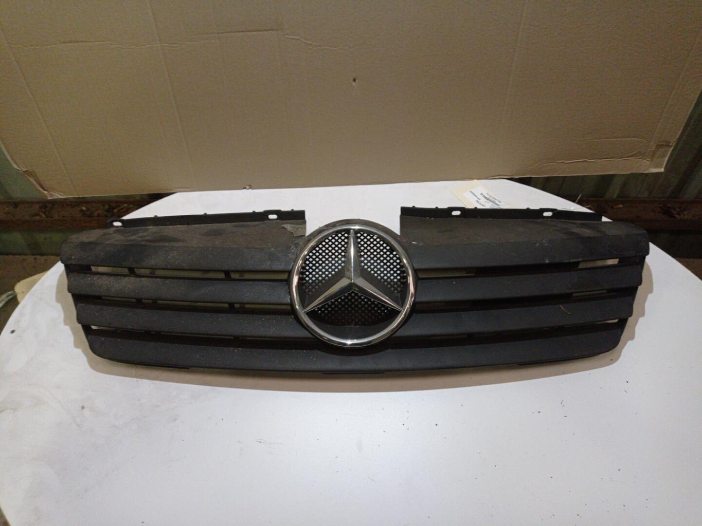 Calandre MERCEDES VANEO 414 Diesel - 1