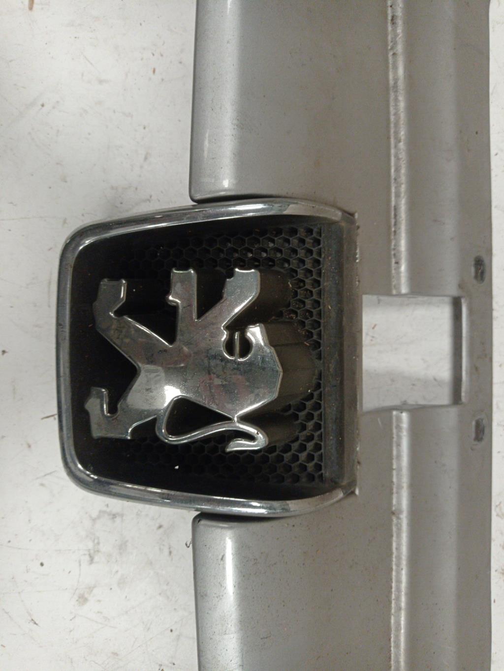 Calandre PEUGEOT 406 PHASE 2 Essence - 1