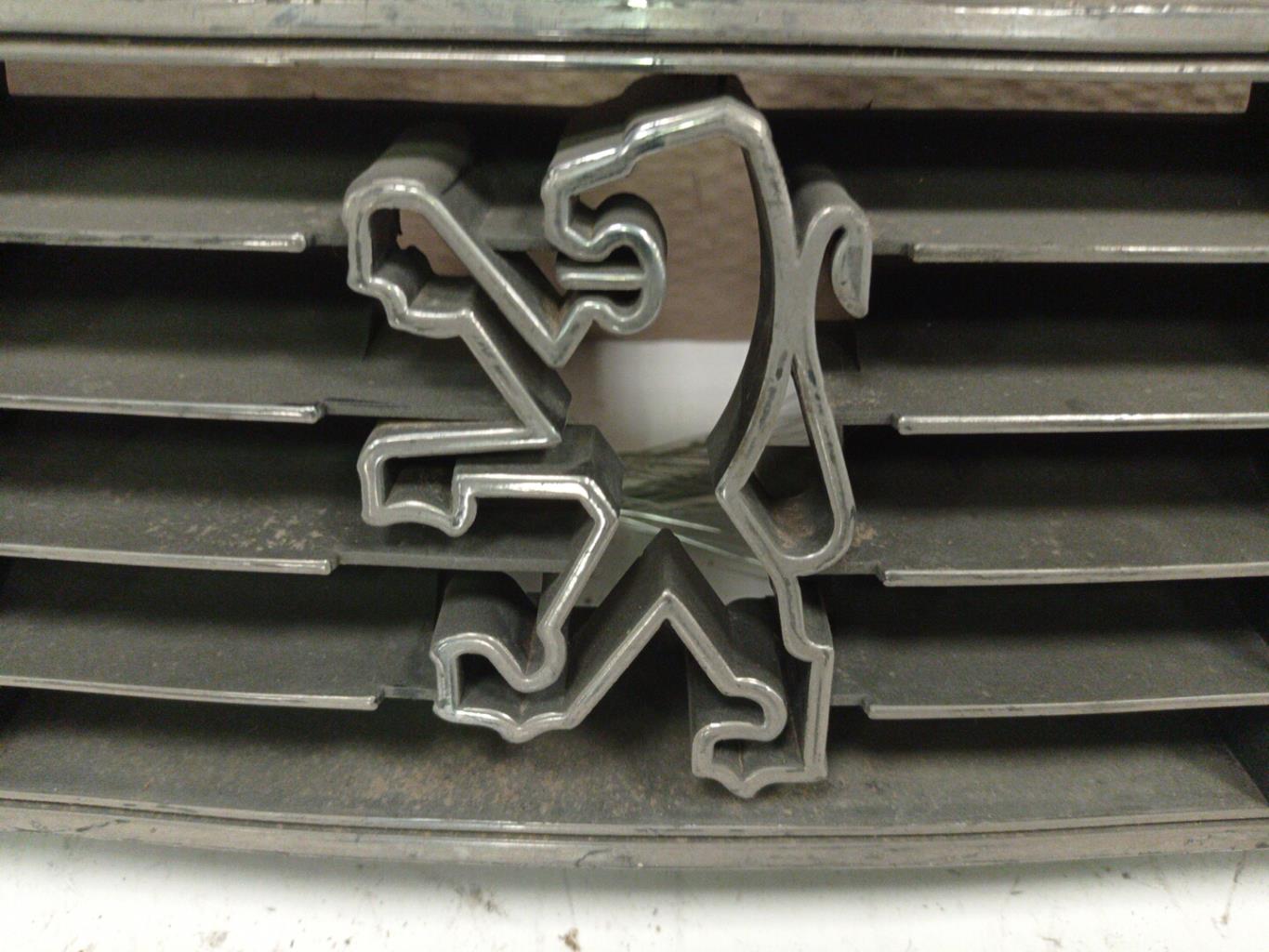 Calandre PEUGEOT 305 PHASE 2 Essence - 1