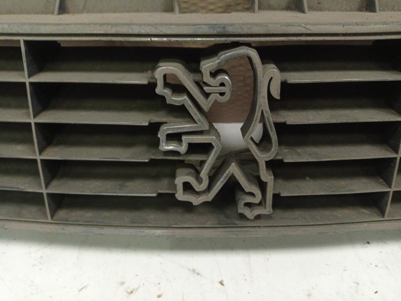 Calandre PEUGEOT 305 PHASE 2 Essence - 1