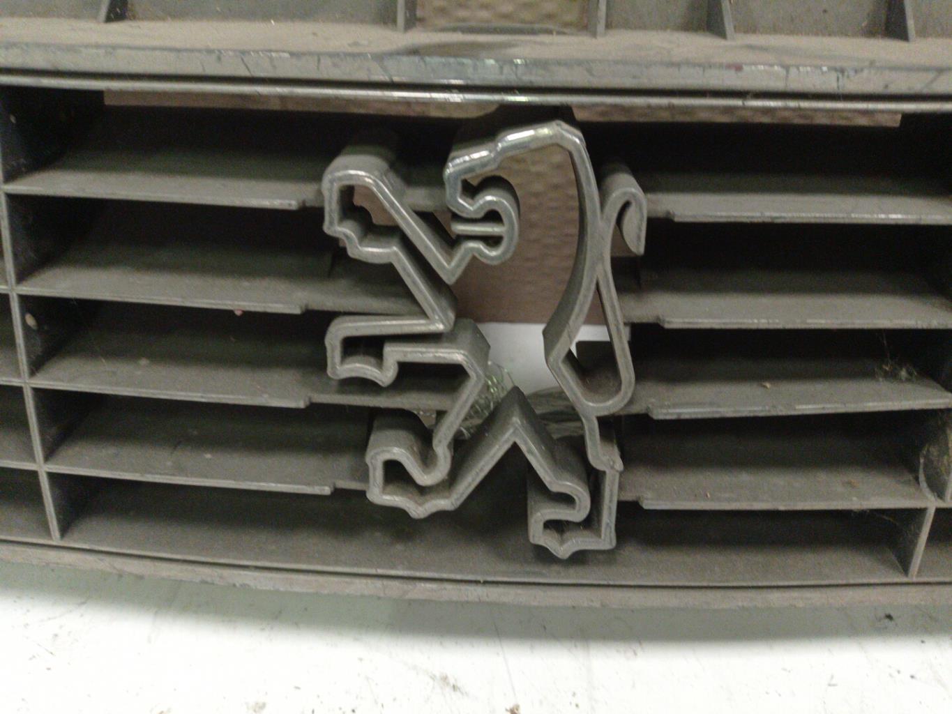 Calandre PEUGEOT 305 PHASE 2 Essence - 1