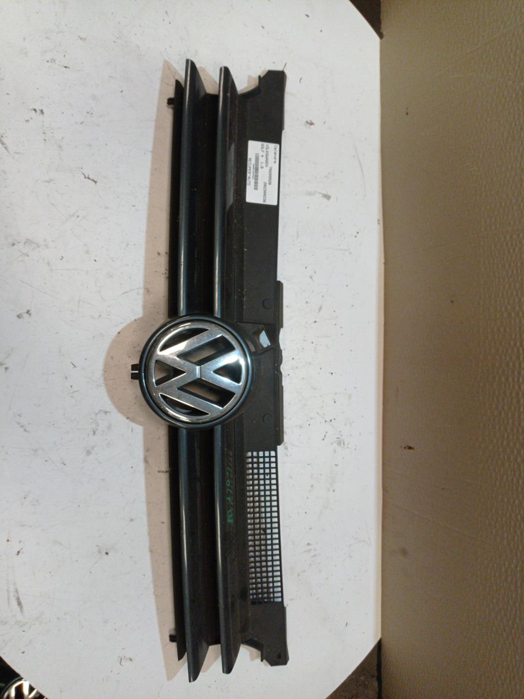 Calandre VOLKSWAGEN GOLF 4 Diesel - 1