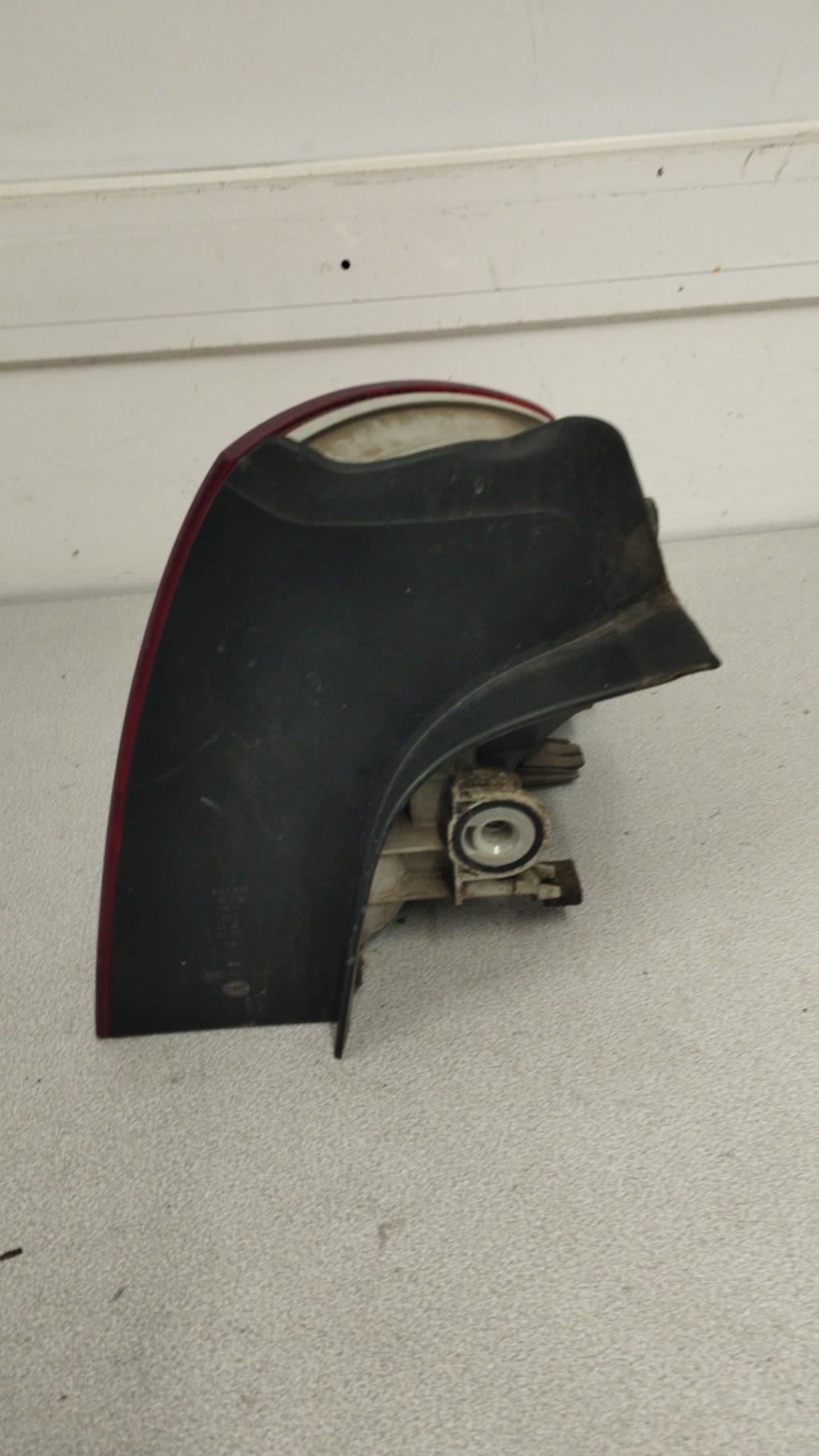 Fanale posteriore principale sinistro (luci) AUDI A4 2 PHASE 2 Diésel - 1