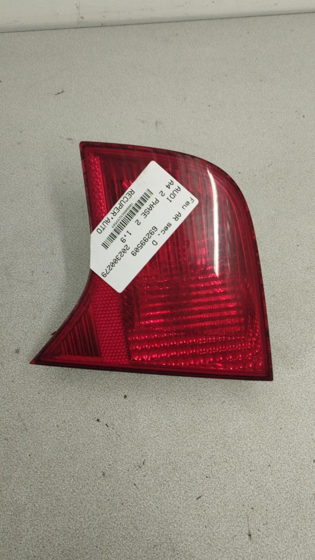 Feu arriere secondaire droit (feux) AUDI A4 2 PHASE 2 Diesel - 1