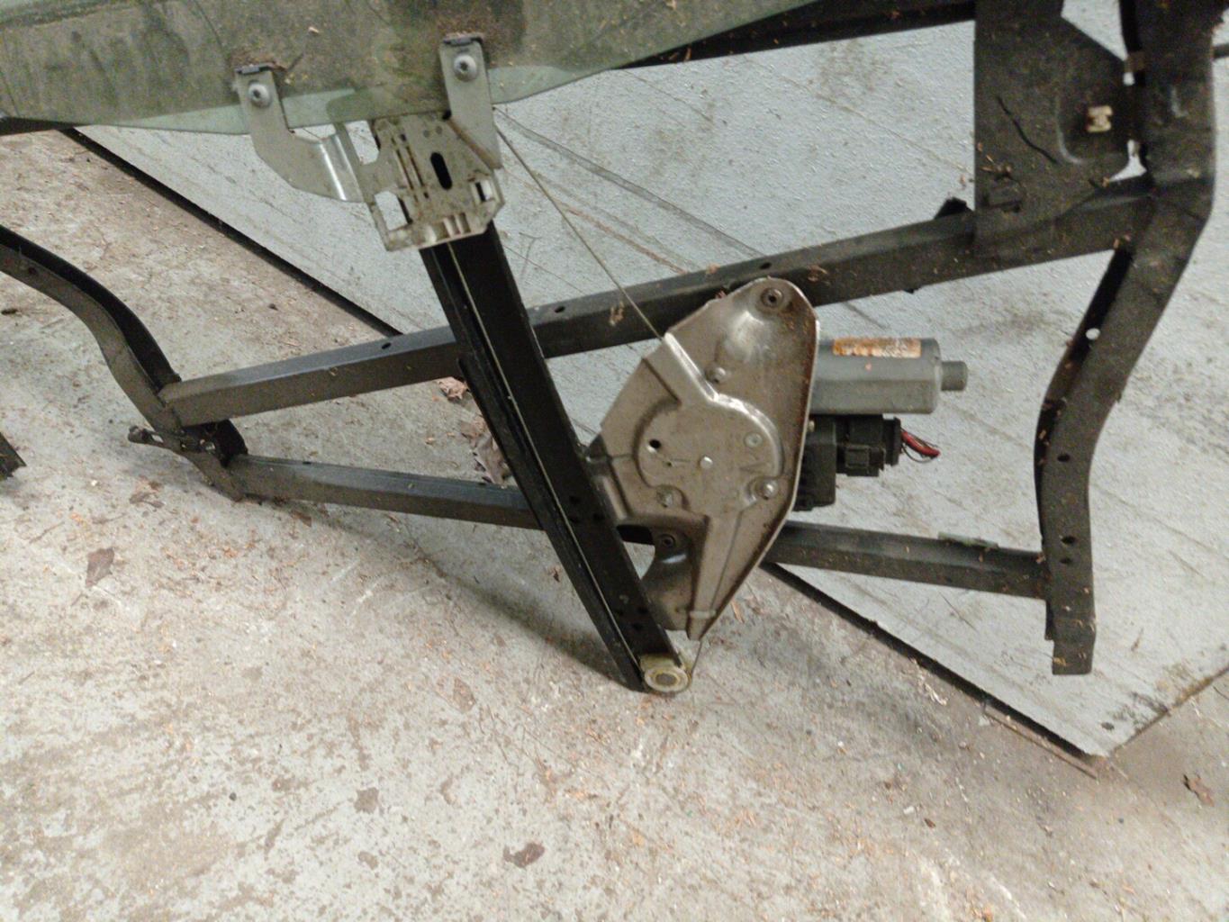 Alzacristalli elettrico posteriore destro AUDI A6 2 ALLROAD PHASE 2 BREAK Diésel - 1