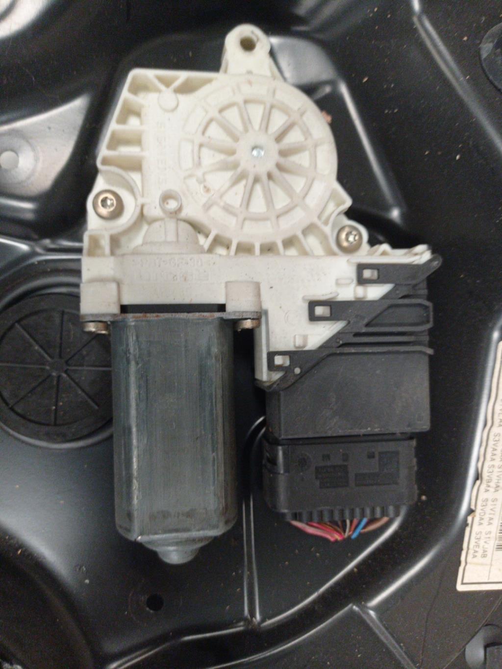 Alzacristalli elettrico posteriore sinistro SEAT LEON 1 Diésel - 1