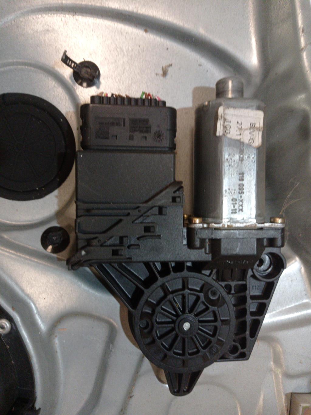Alzacristalli elettrico posteriore sinistro VOLKSWAGEN PASSAT 4 PHASE 2 Diésel - 1
