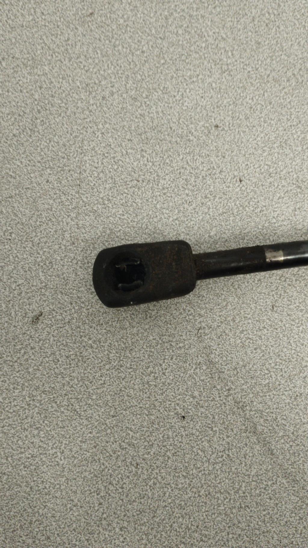 Verin de capot AUDI A4 2 PHASE 2 Diesel - 1