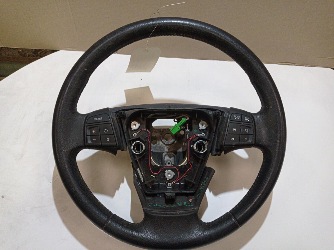 Volant VOLVO V 50 PHASE 1 BREAK Diesel - 1