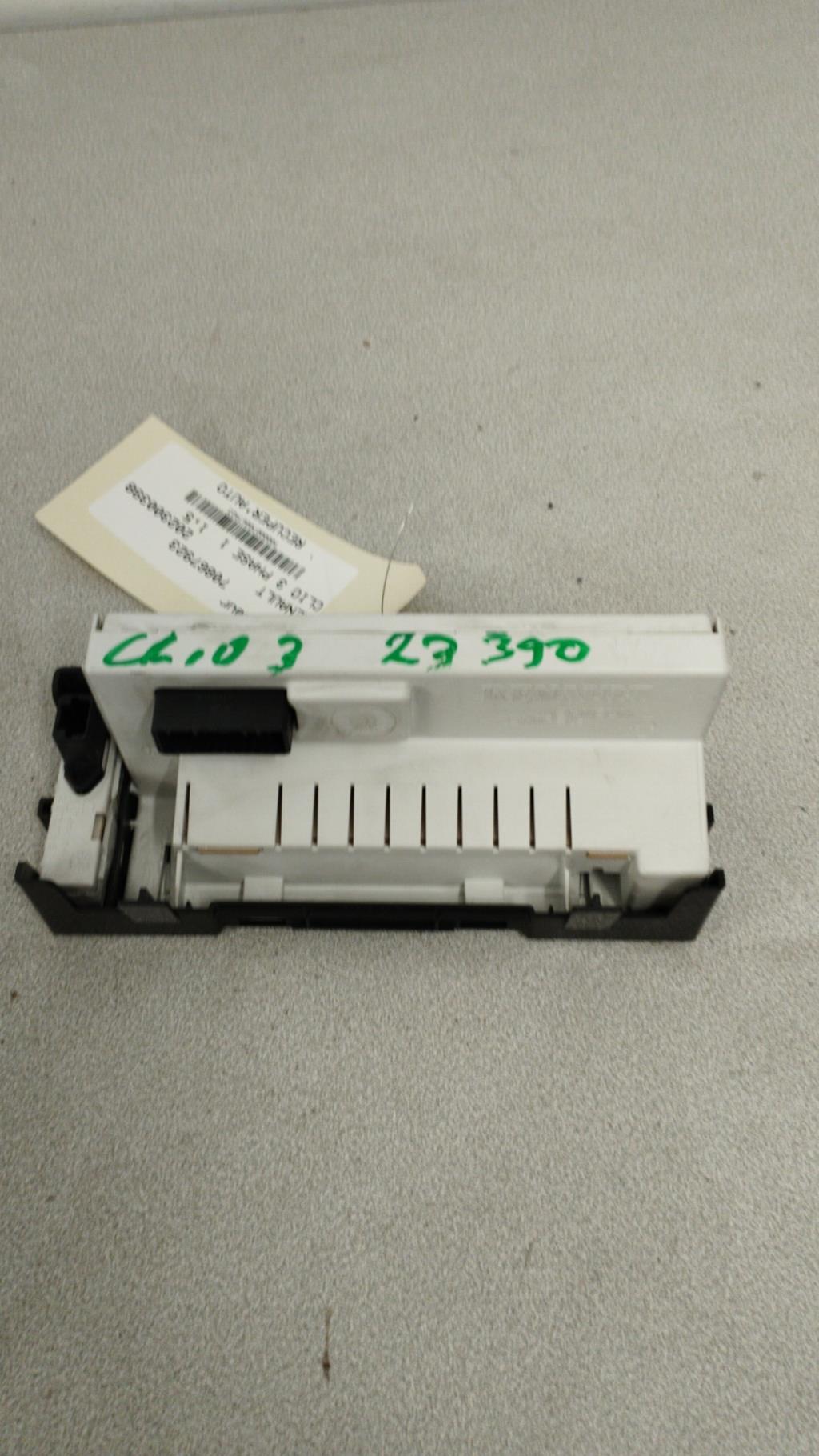 Monitor display RENAULT CLIO 3 PHASE 1 Diésel - 1