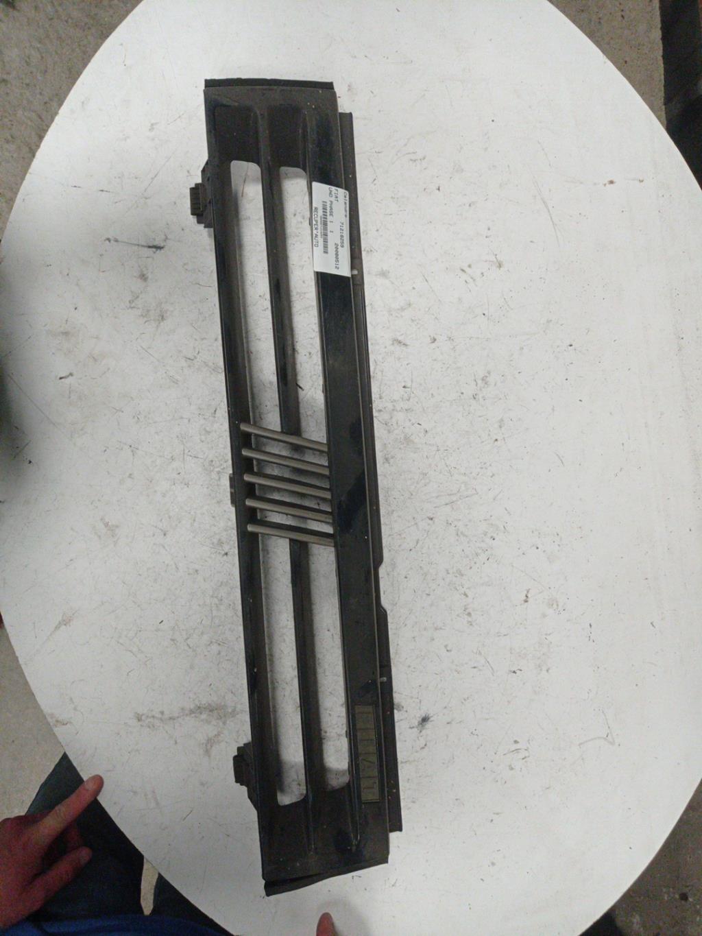 Calandre FIAT UNO PHASE 1 Essence - 1