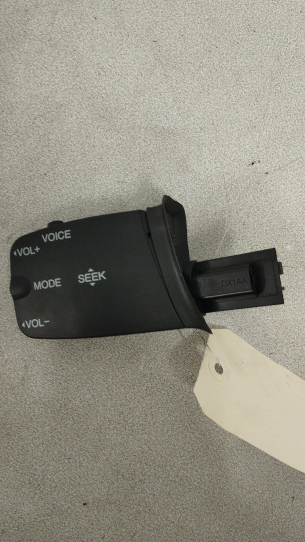 Commande autoradio FORD FOCUS 2 PHASE 2 BREAK Diesel - 1