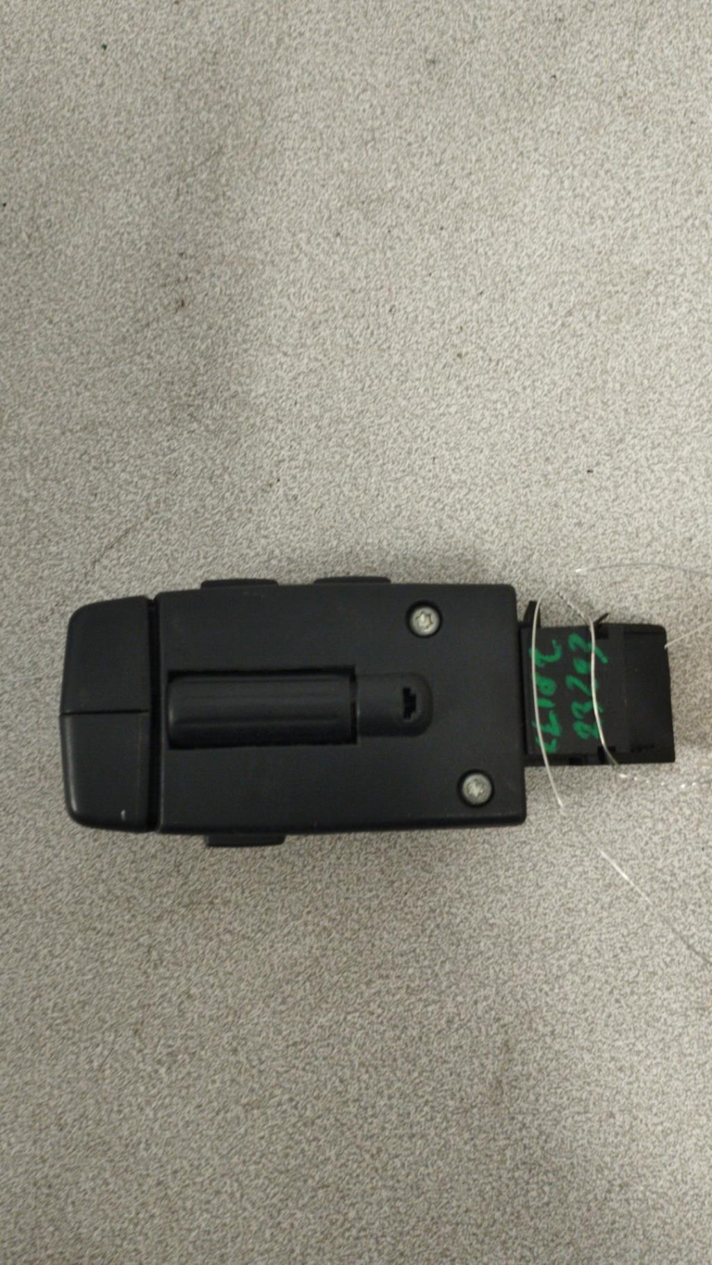 Commande autoradio RENAULT CLIO 2 PHASE 2 Diesel - 1