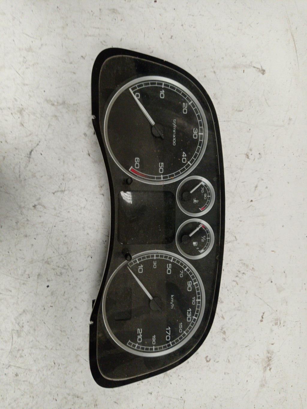 Compteur PEUGEOT 307 PHASE 1 BREAK Diesel - 1